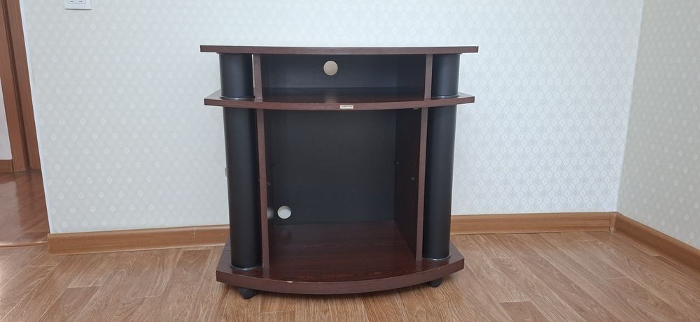 Тумбаочка под TV