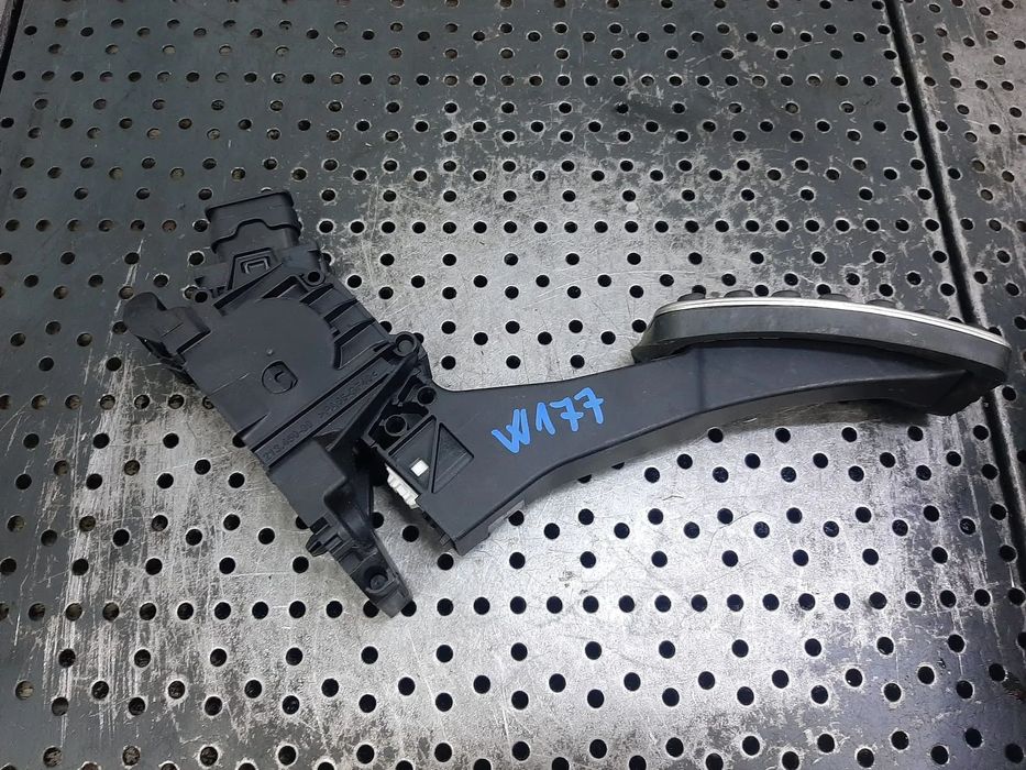pedala acceleratie mercedes  a-class  w177  a1773001900