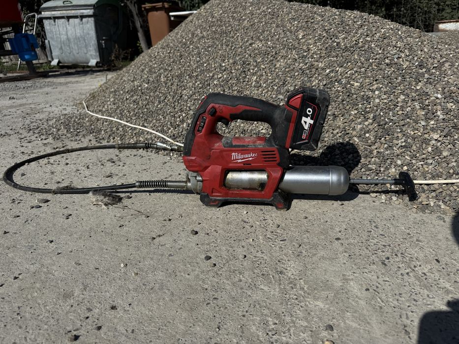 milwaukee pompa de gresat m18 GG