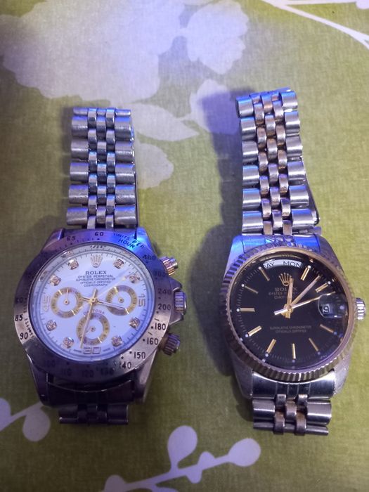 Vînd ceasuri de bărbați și de damă