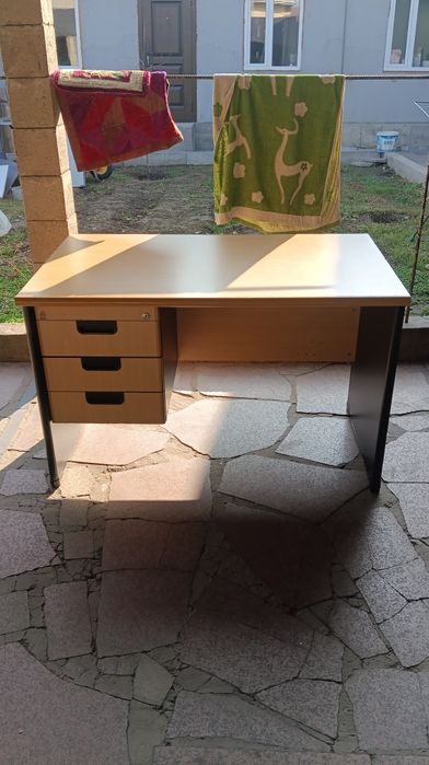 Продаеться  шкаф