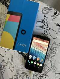 Мобильный телефон Nexus 5 в отличном состоянии