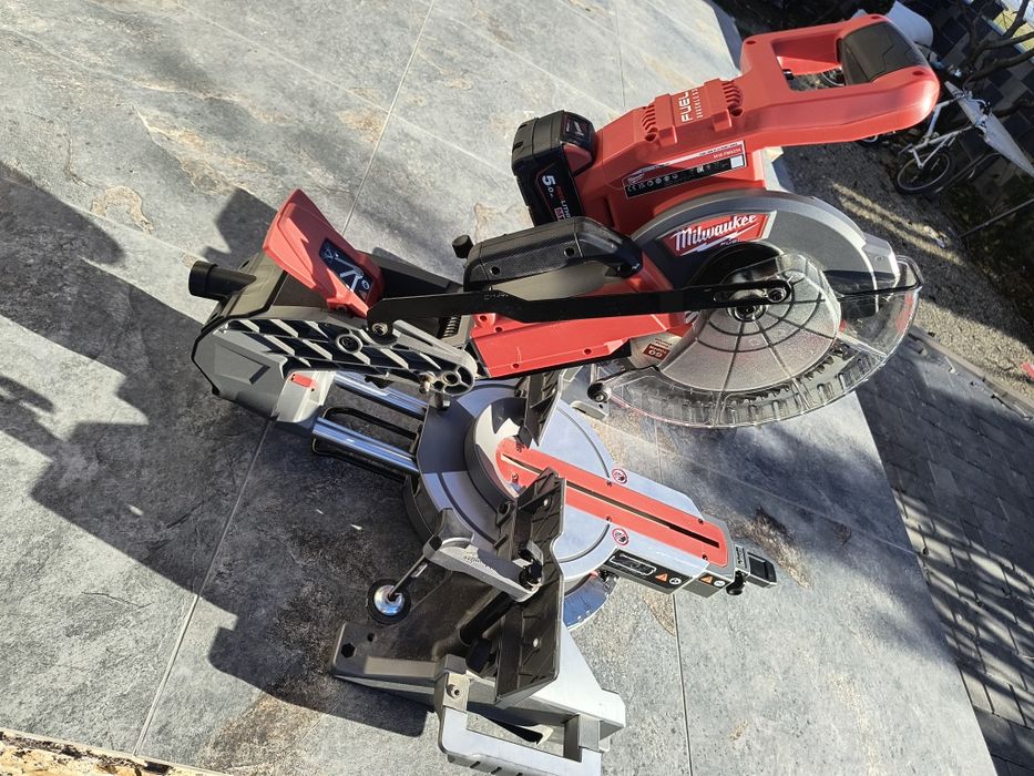 Milwakee circular 18 M