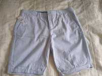 Pantaloni chic scurți bărbați de la KIABI