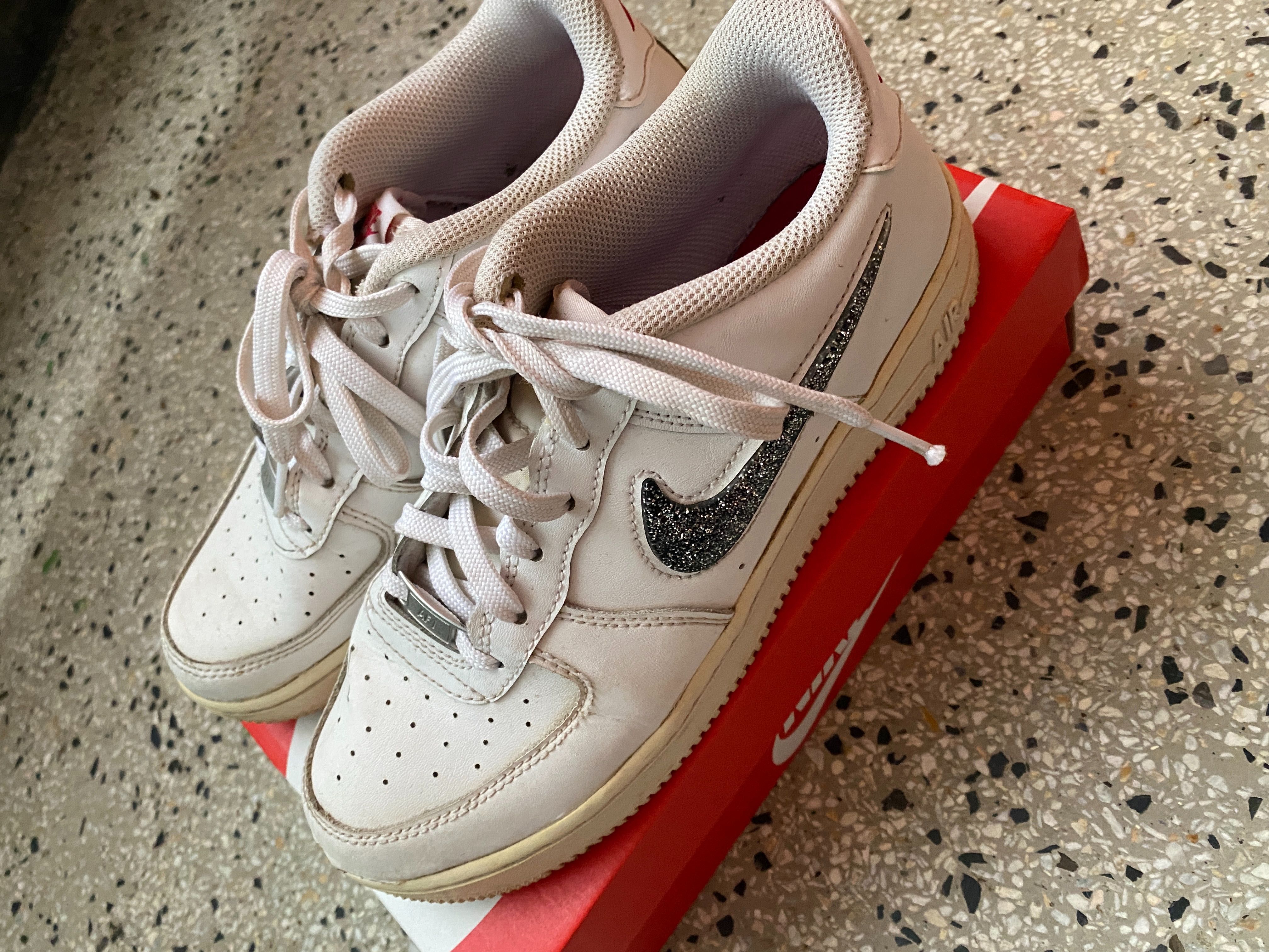 Nike обувки по 50 лв.