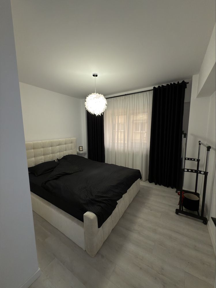 Vand apartament 2 camere zona Crihala
