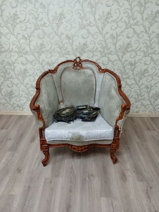 Кресло в рестоврацию