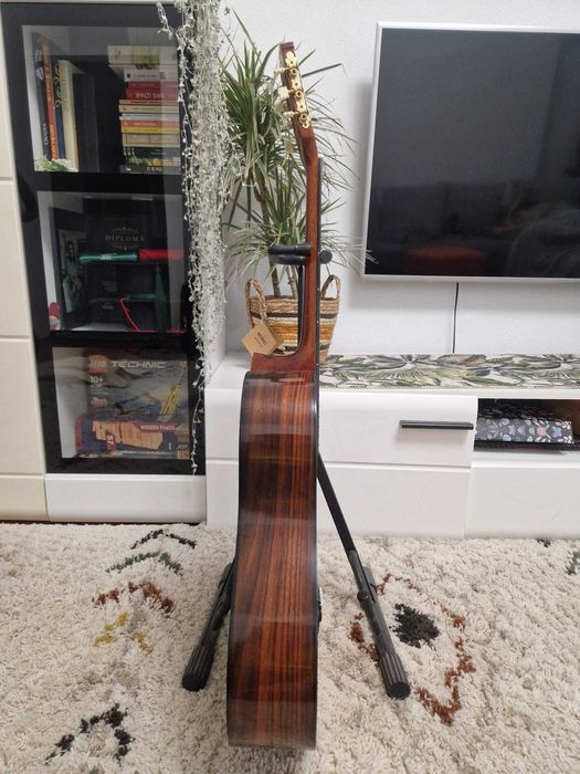 Vand chitara classica Hondo II H320A, necesita corzi