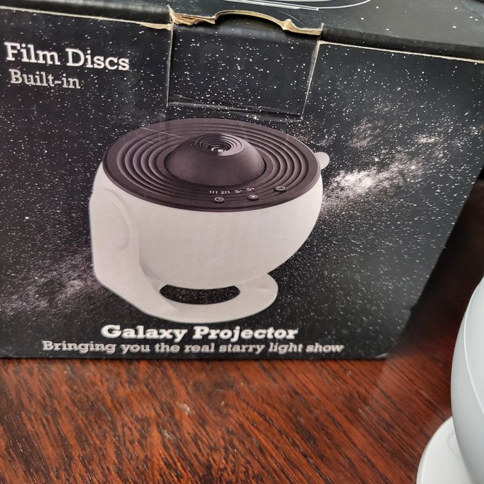 Galaxy проектор въртящ с 12 карти на Космоса