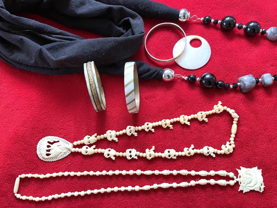 Дамски колиета