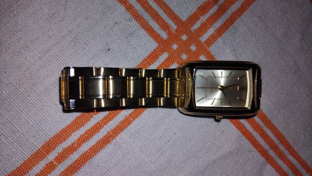 Дамски часовник Q&Q QUARTZ