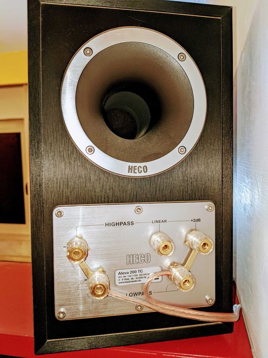 Boxe HECO Aleva 200 TC .
