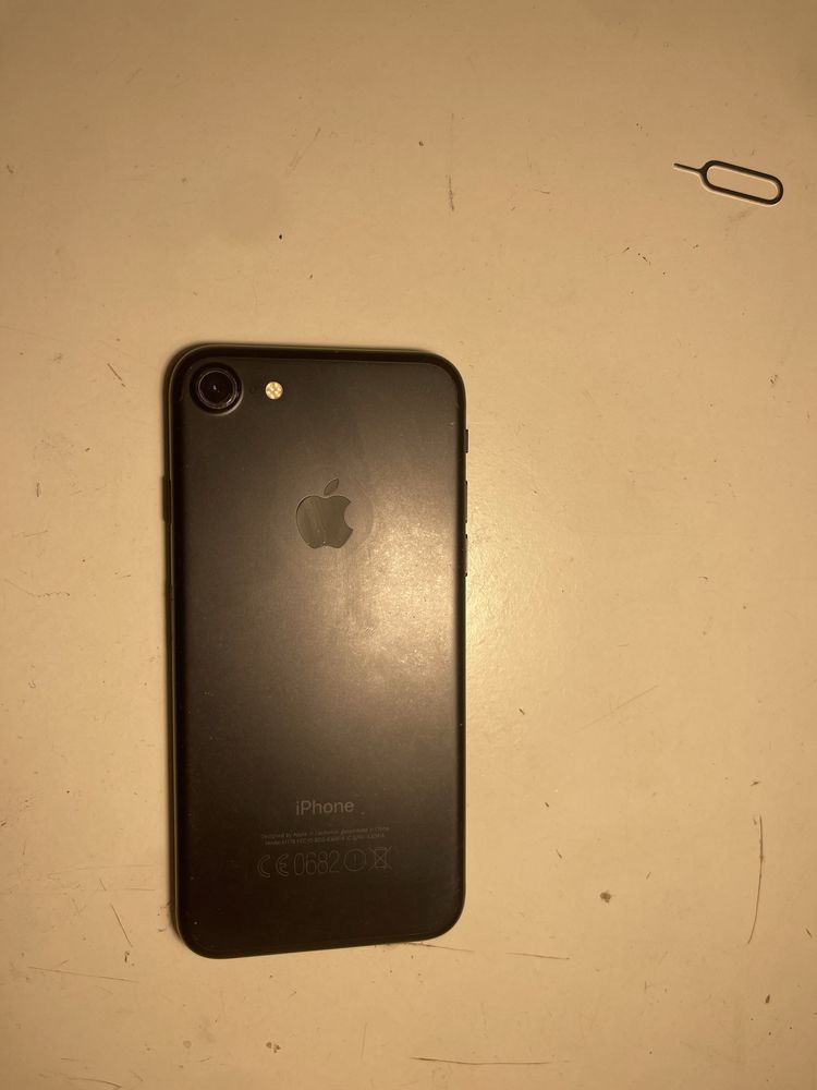 iPhone 7 в идеальном состояний