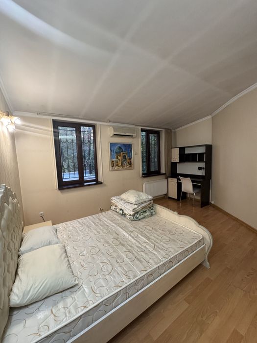 Аренда дома центр. Ориентир Дархан ул. М.Ганди. 500 кв.м. 5 комнат