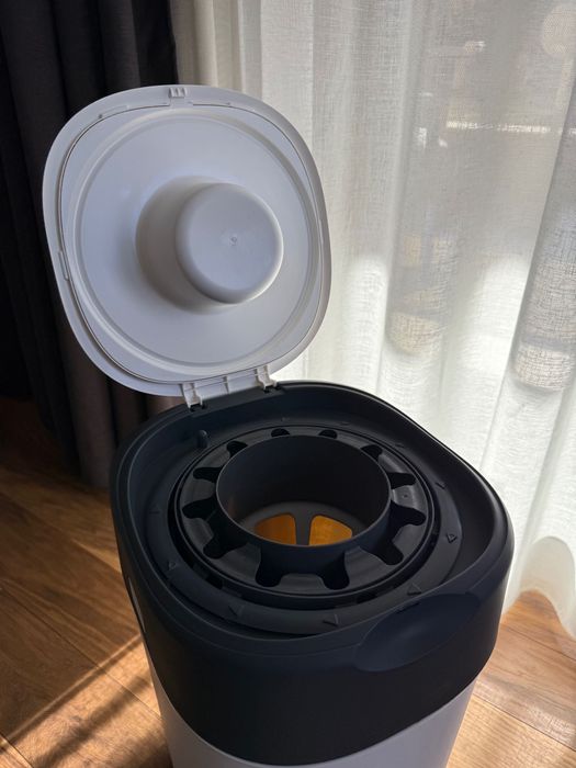 Tommee Tippee Twist & Click кош за памперси