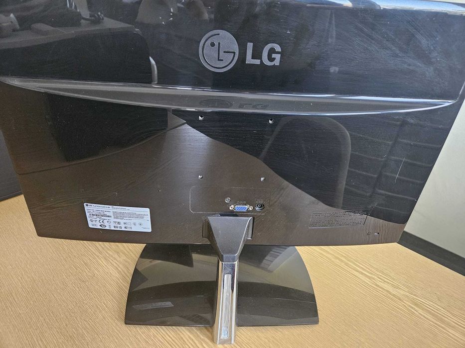 Monitor LG 22" de vânzare – stare foarte bună