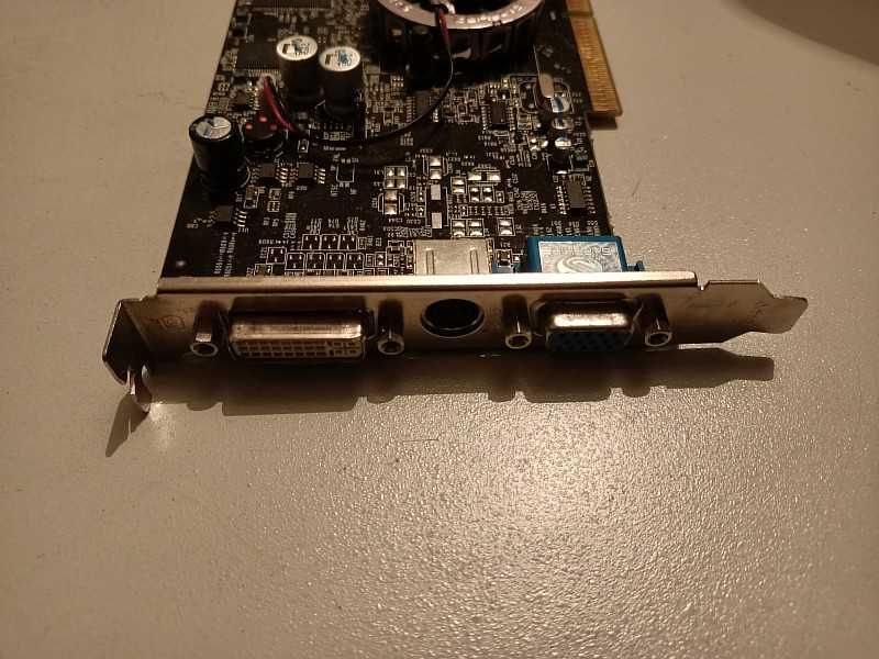 Продам видеокарту "Sapphire Radeon 9600 Pro".