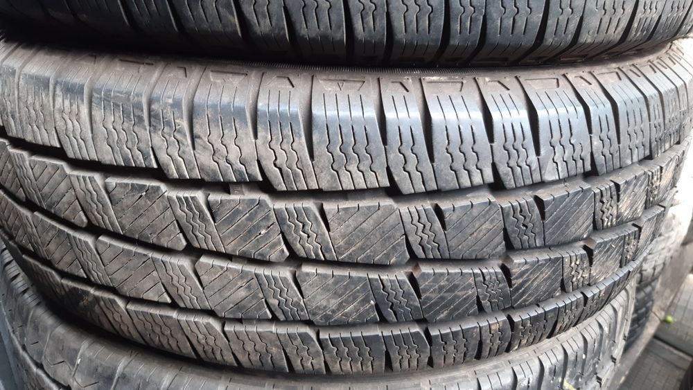 215/65r16c iarnă preț 220 lei bucata