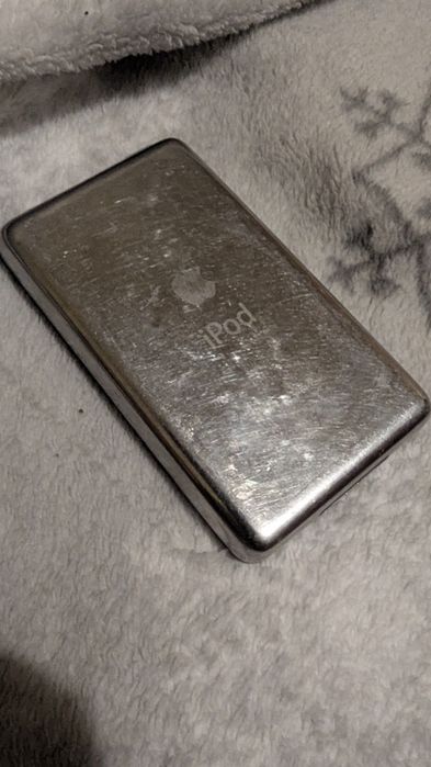 vând sau schimb iPod classic 7th gen 160gb