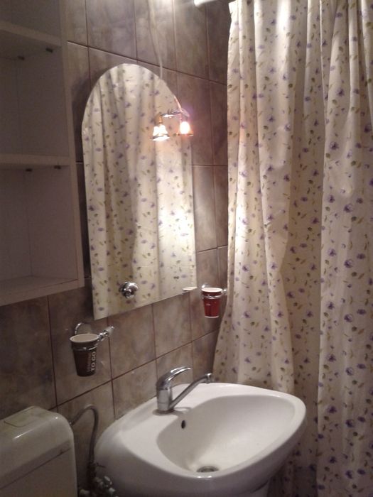 Inchiriere 2 camere, Caut colega de cameră (studentă sau angajată]
