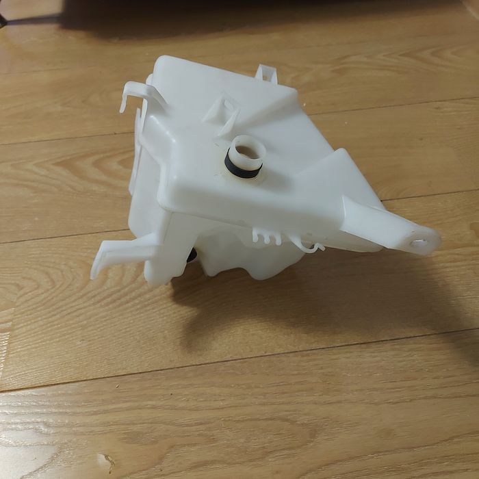 Бачок омывателя Тойота Королла  06-09 г.