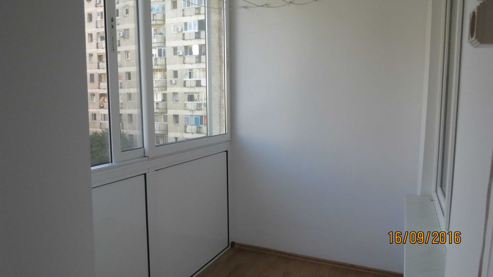 inchiriez o camera in apartament de 4 camere