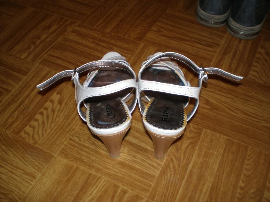 Дамски бели сандали, 37 номер