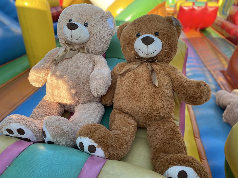 Големи плюшени мечоци – перфектният подарък за малки и големи!