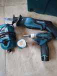 Vând set Makita 10.8 v