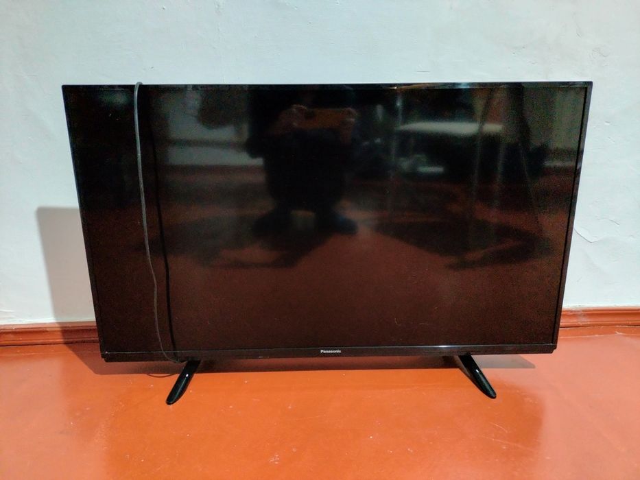 ЖК SMART TV Panasonic 2019 года б/у в отличном состоянии