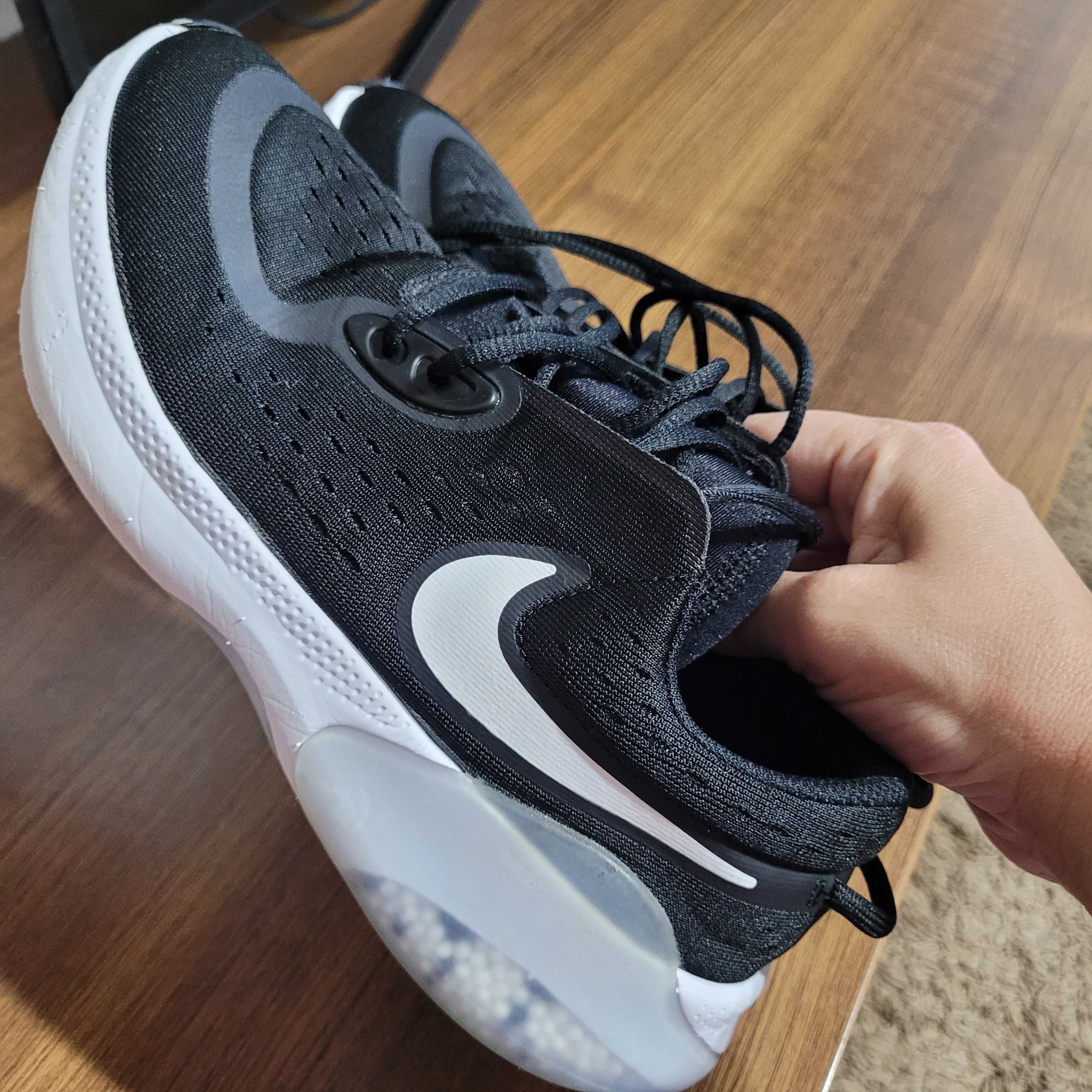 Adidasi Nike 37,5