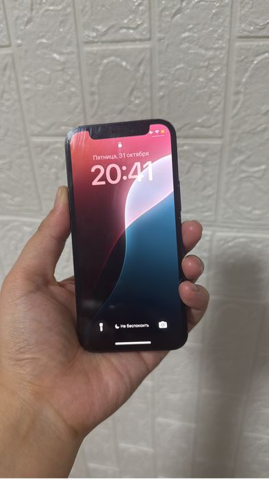 Айфон 12 мини.