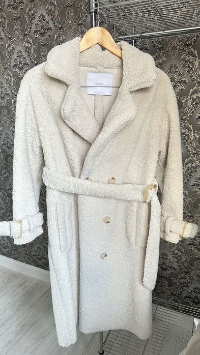 Продам эко шубу . В хорошем состоянии на не высокую девушку