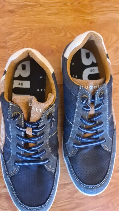 Adidasi bugatti originali marimea 40 aproape noi