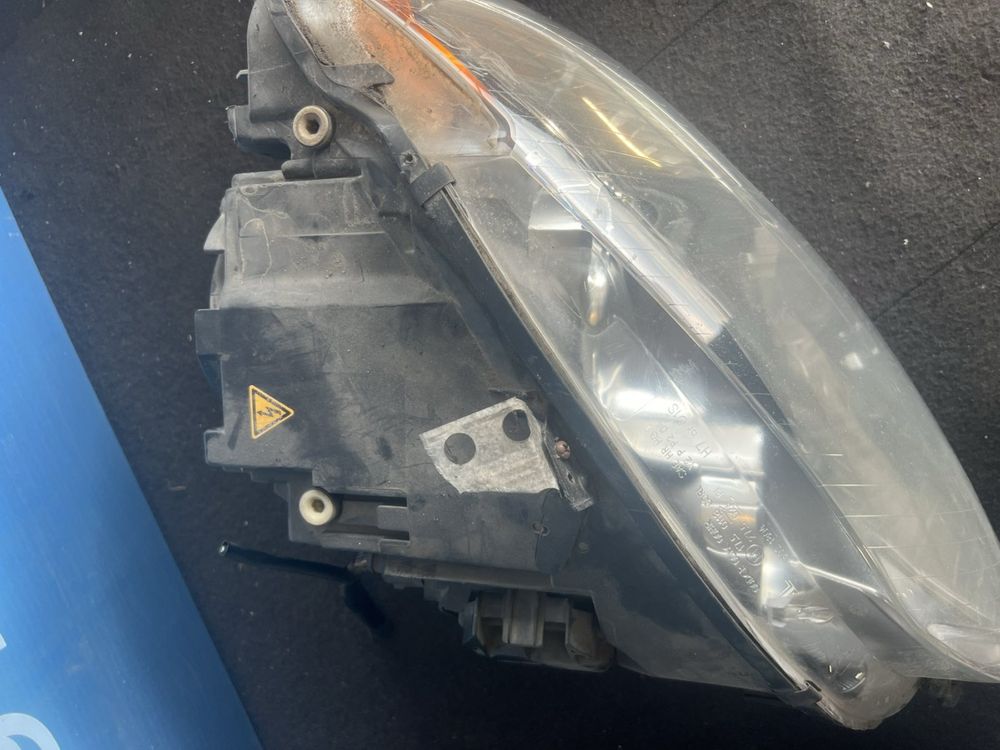 Фарове ляв и десен фар Xenon Audi A4 B7 оригинал забележки