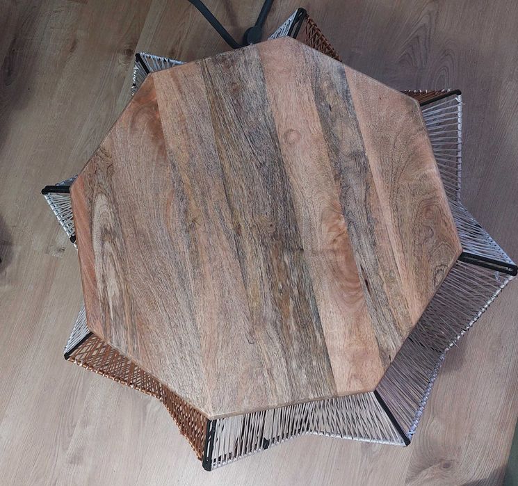 Холна масичка с дървен материал