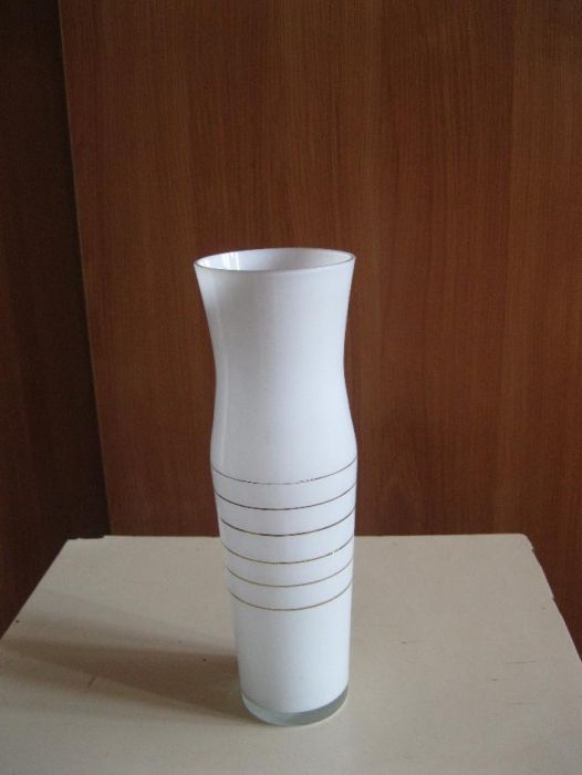 Ваза из матового стекла (СССР, 50-е годы)