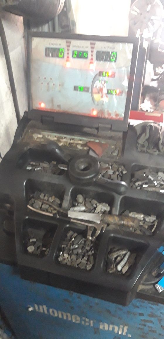 Продавам баланс вашина за гуми.