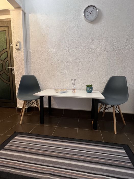 Închiriez Apartament