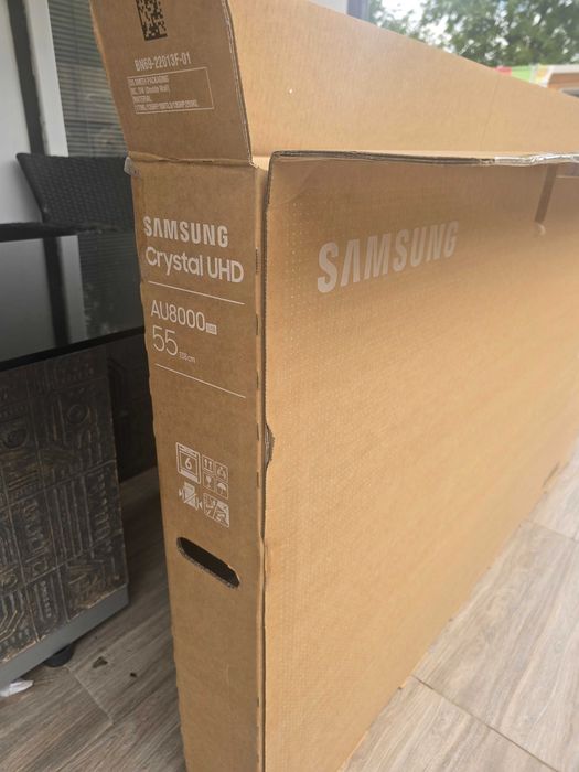 55' Samsung AU8000 SMART