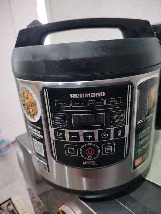 Продам мультиварку Redmond