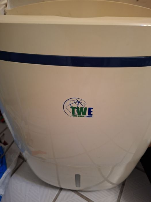 Голям мощен влагоабсурбатор