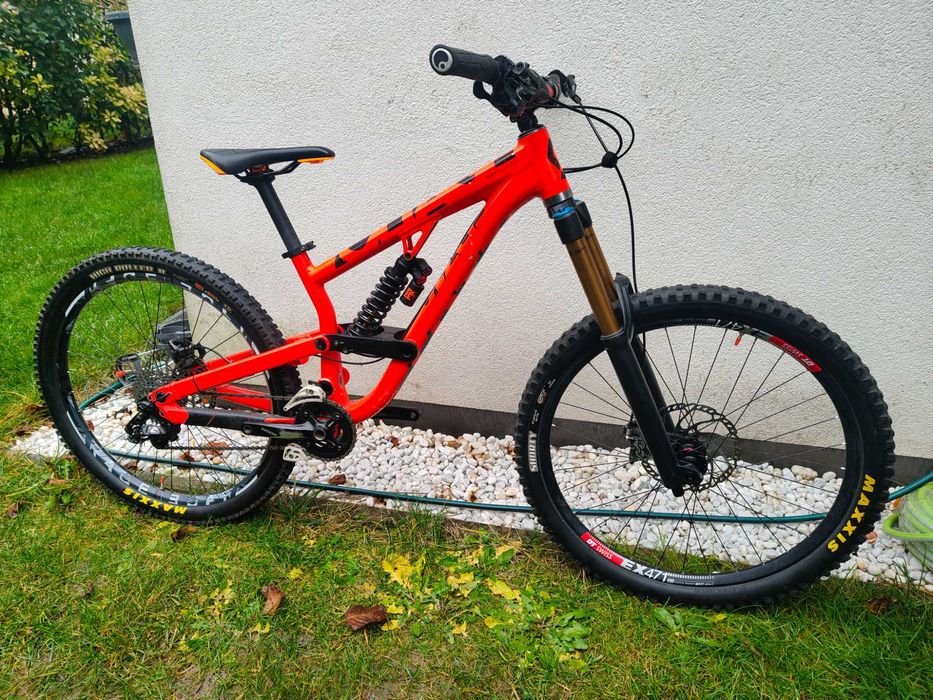 DH bikes, Giant Glory