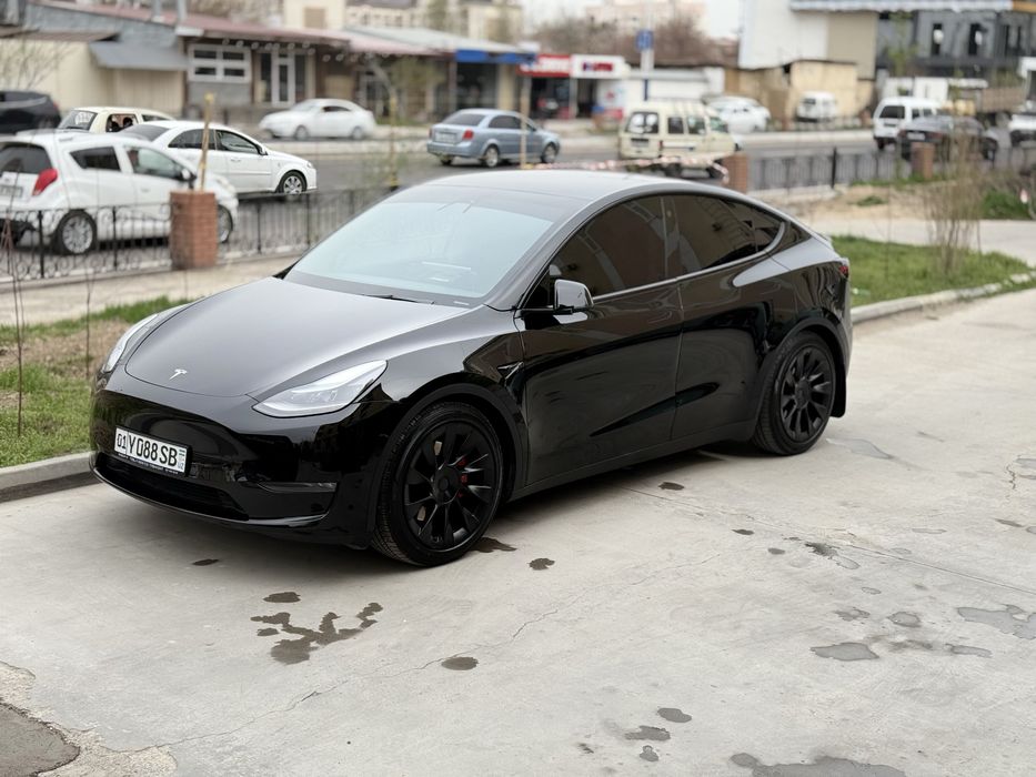 Tesla Model Y Performance nasiyaga va naqdga
