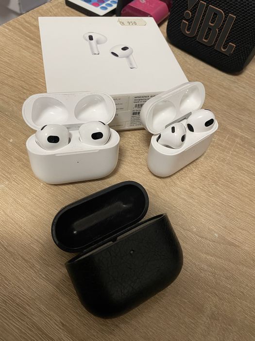 AirPods 3. 2 perechi