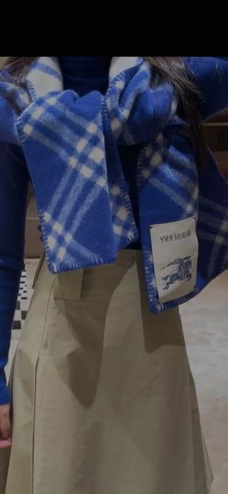 Esarfa-fular Burberry model 2026