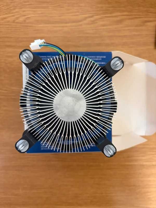 Intel i3-7100 + Cooler Stock