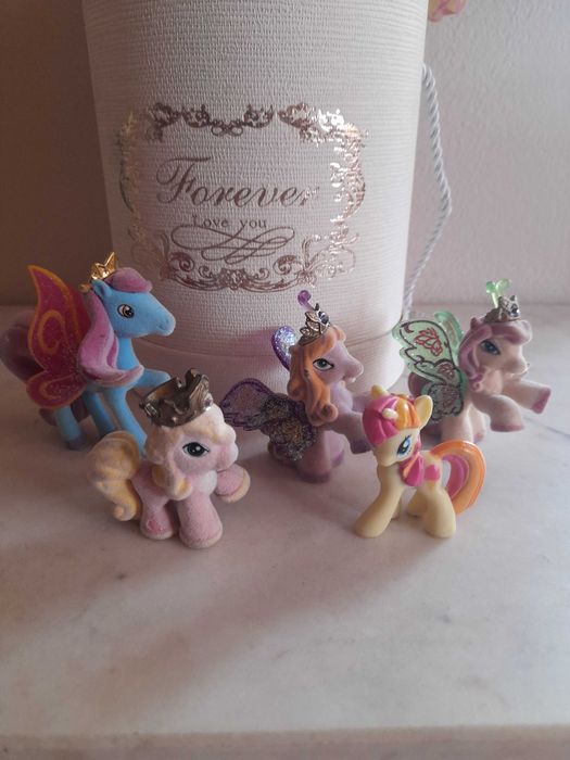 Фигурки играчки различни лотчета