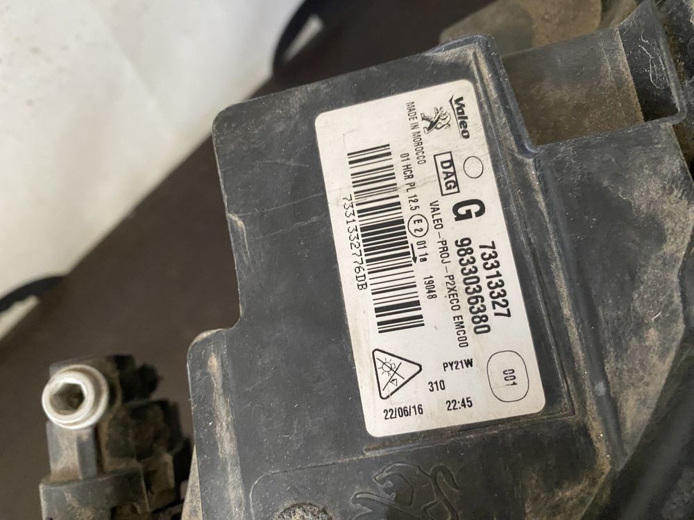 Far stanga full led Peugeot 208 an 2019-2022