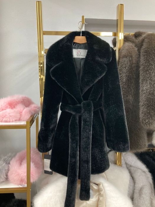 изкуствено черно кожено палто